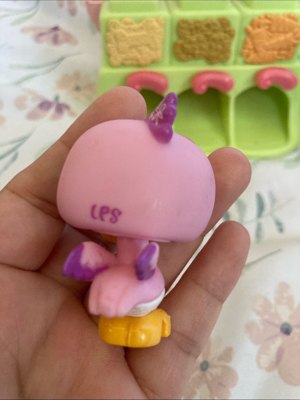 Littlest Pet Shop Lot With 2 Pets And Accessories - Picture 5 of 9